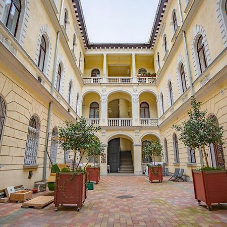 Cosy Gallery Flat In Akacfa St. 부다페스트 외부 사진