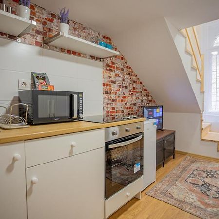Cosy Gallery Flat In Akacfa St. 부다페스트 외부 사진