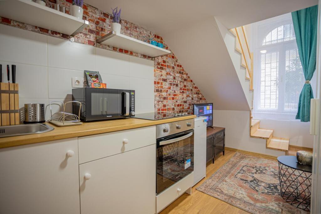 Cosy Gallery Flat In Akacfa St. 부다페스트 외부 사진